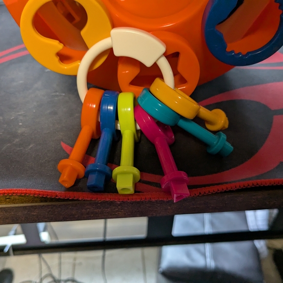 Battat - Shape & Color Sorting Toy - Developmental Toy - Pattern Matching Game - Picture 7 of 8